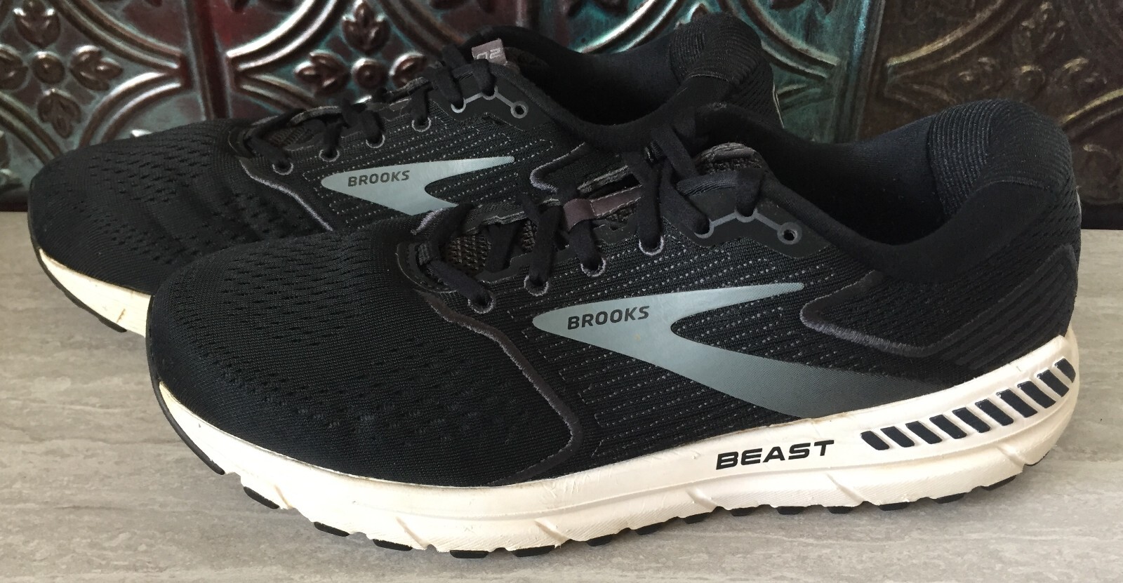 Men's Brooks Beast 20 Black Gray 